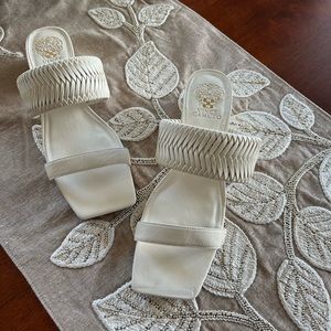 Like New Vince Camino White Heels Sandals